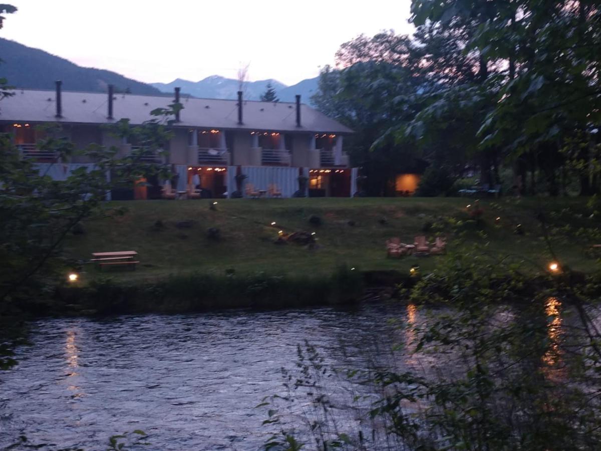 Moon River Suites #5 North Bend Exteriör bild